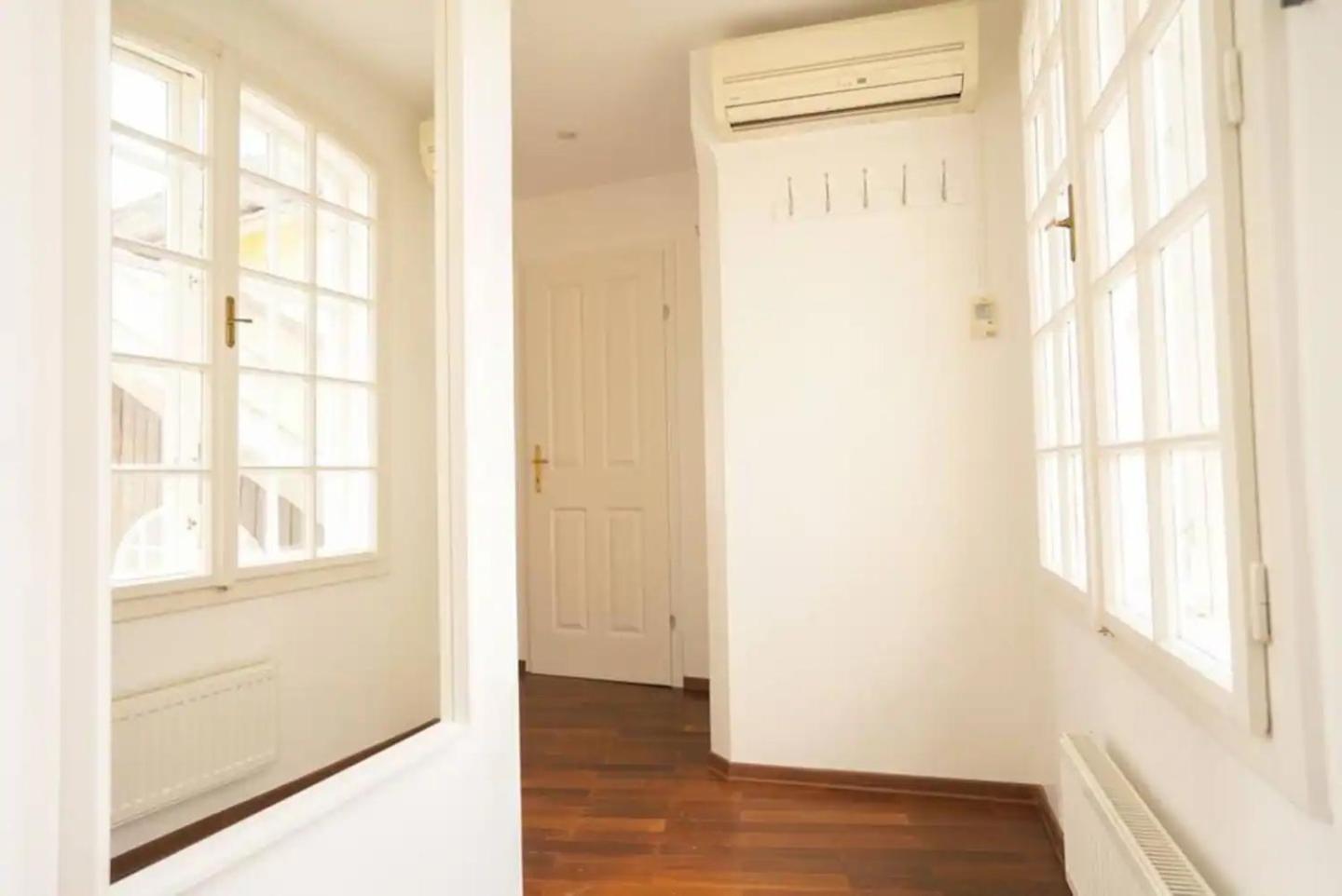 Ferienwohnung Authentic Austrian Flat In The South Of Vienna Modling Exterior foto