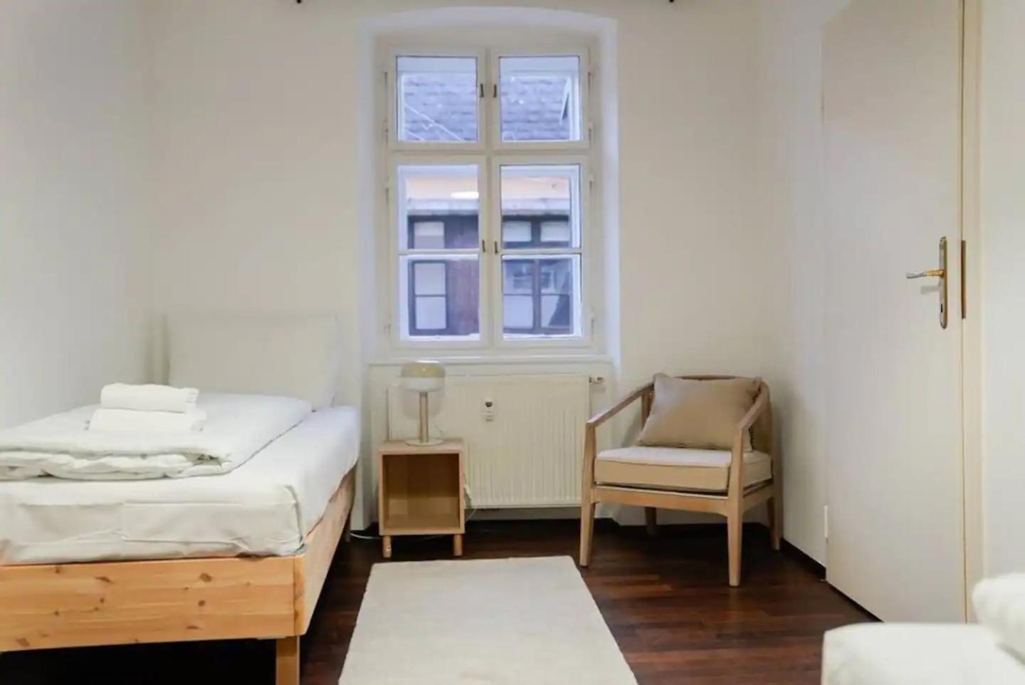 Ferienwohnung Authentic Austrian Flat In The South Of Vienna Modling Exterior foto
