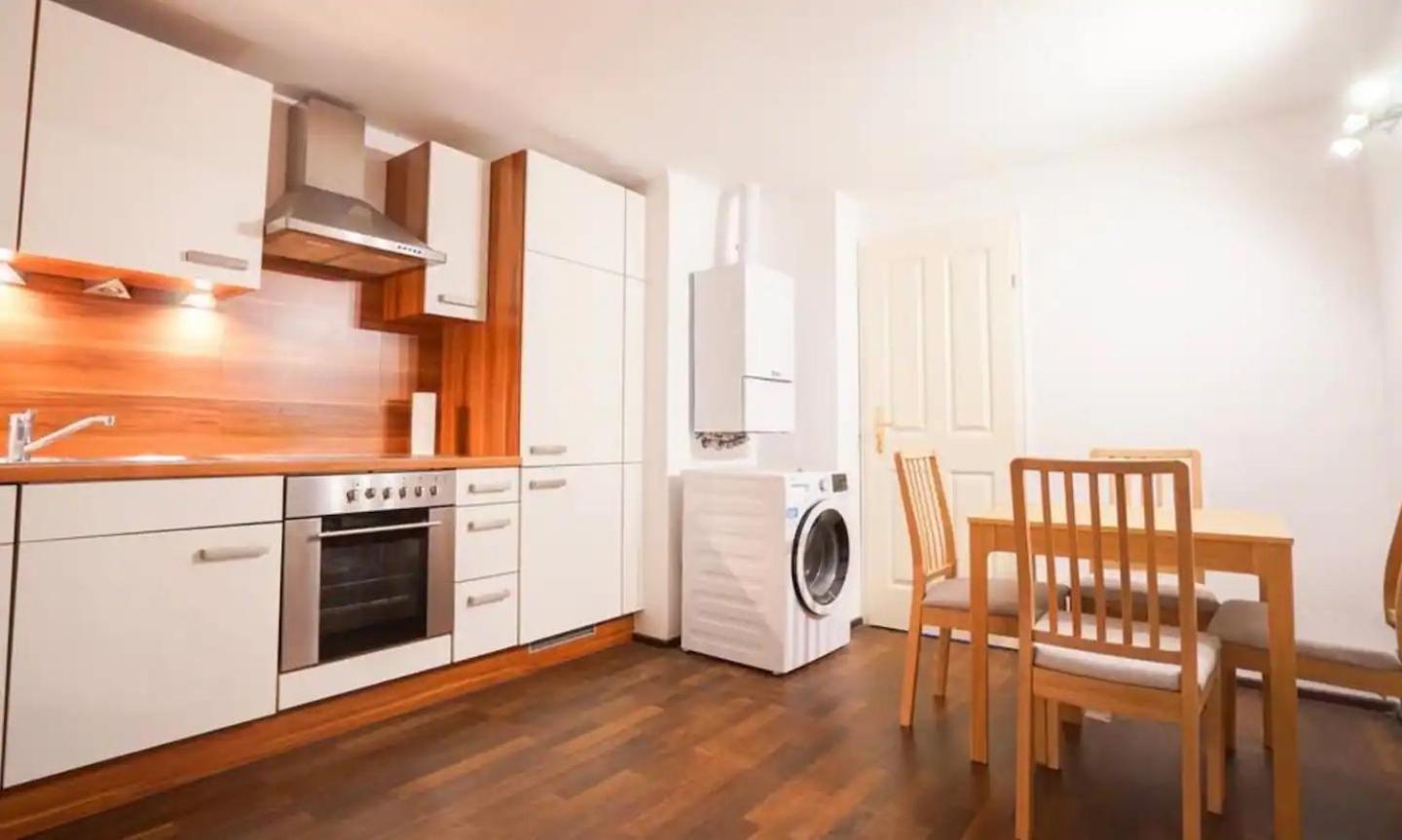 Ferienwohnung Authentic Austrian Flat In The South Of Vienna Modling Exterior foto