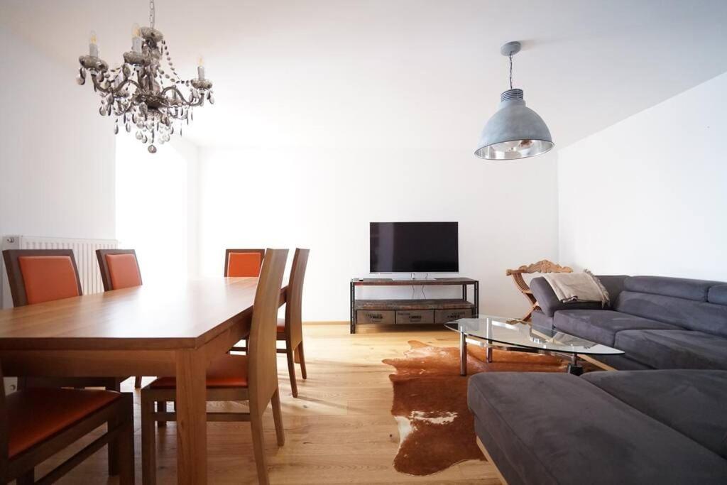 Ferienwohnung Authentic Austrian Flat In The South Of Vienna Modling Exterior foto