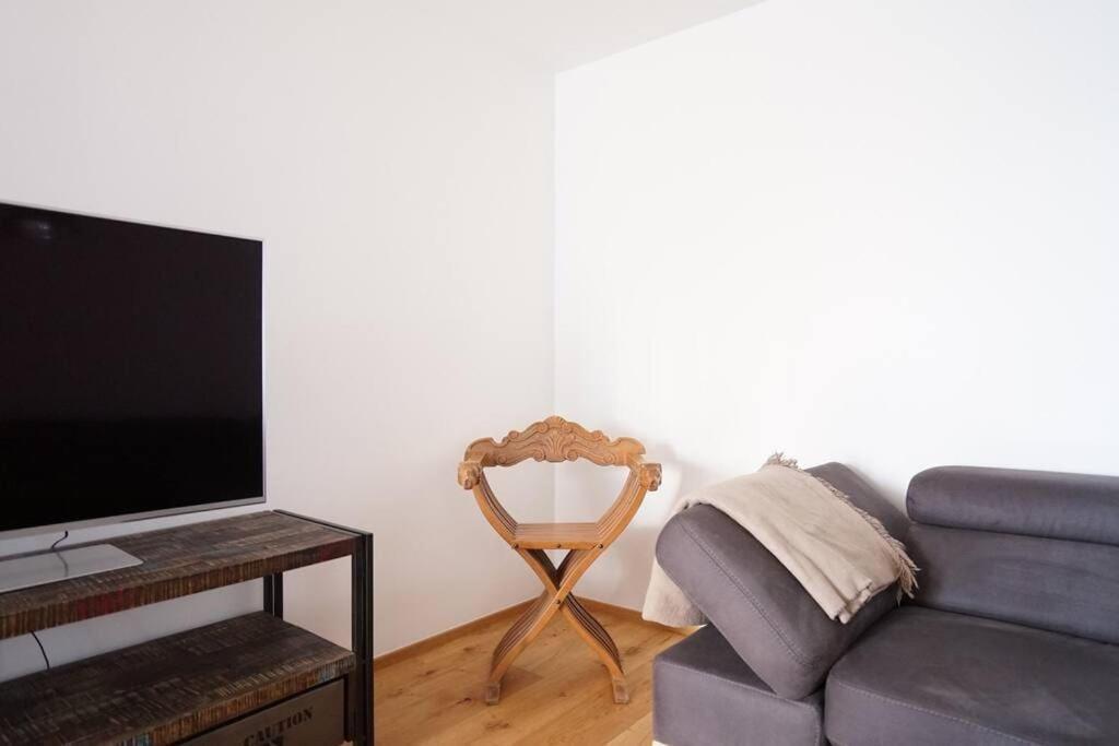 Ferienwohnung Authentic Austrian Flat In The South Of Vienna Modling Exterior foto