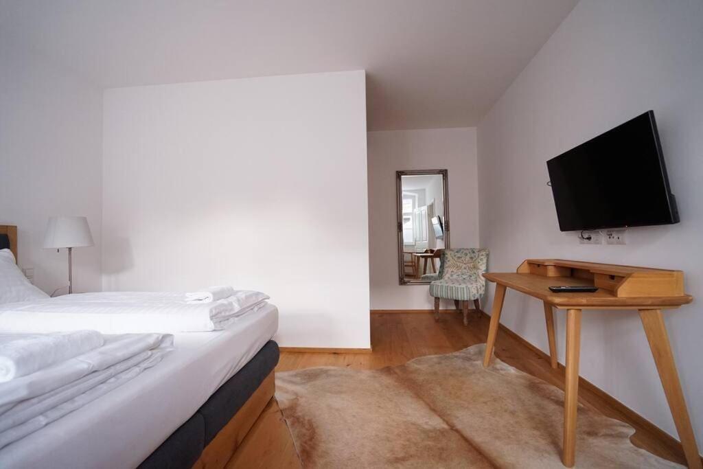 Ferienwohnung Authentic Austrian Flat In The South Of Vienna Modling Exterior foto